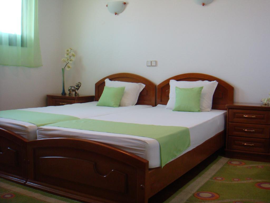 Family Hotel Elegance Arbanasi Rom bilde